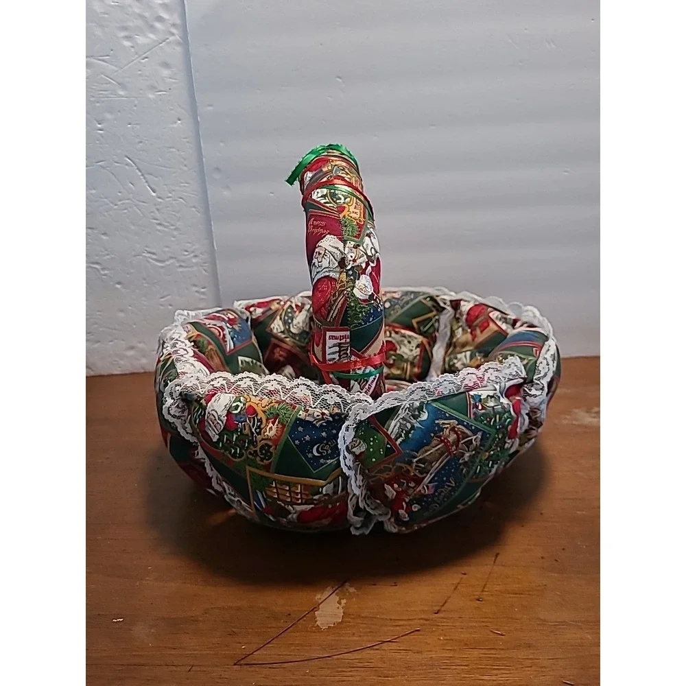 Vintage Handmade Quilted Christmas Basket Cotton‎ & Lace Santa Claus 13